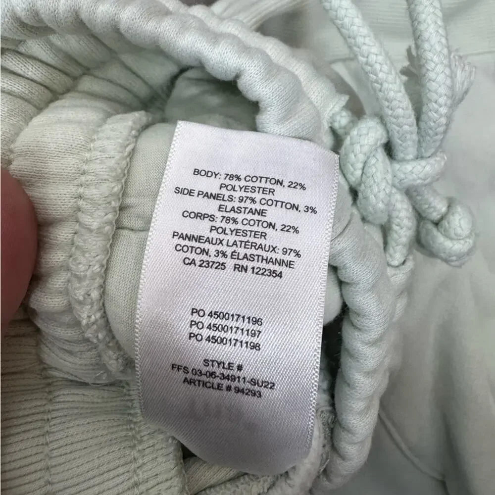 Aritzia TNA Cozy Sweat Fleece Boyfriend 5” Mid Thigh Shorts Mint Size Small - Picture 8 of 10